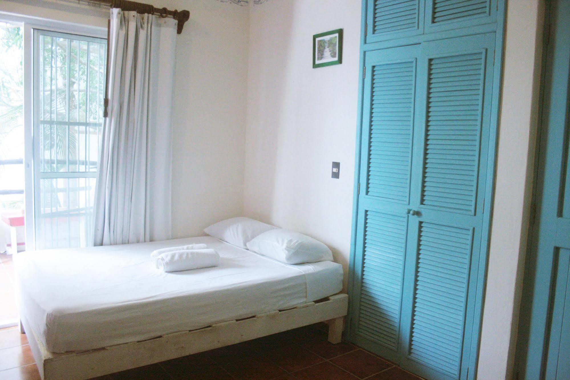 The Yak Hostel Playa del Carmen Exterior foto